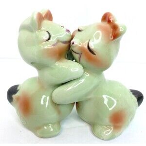 Vintage Van Tellingen GREEN Bear Huggers Salt And Pepper Shakers EMBOSSED MARK